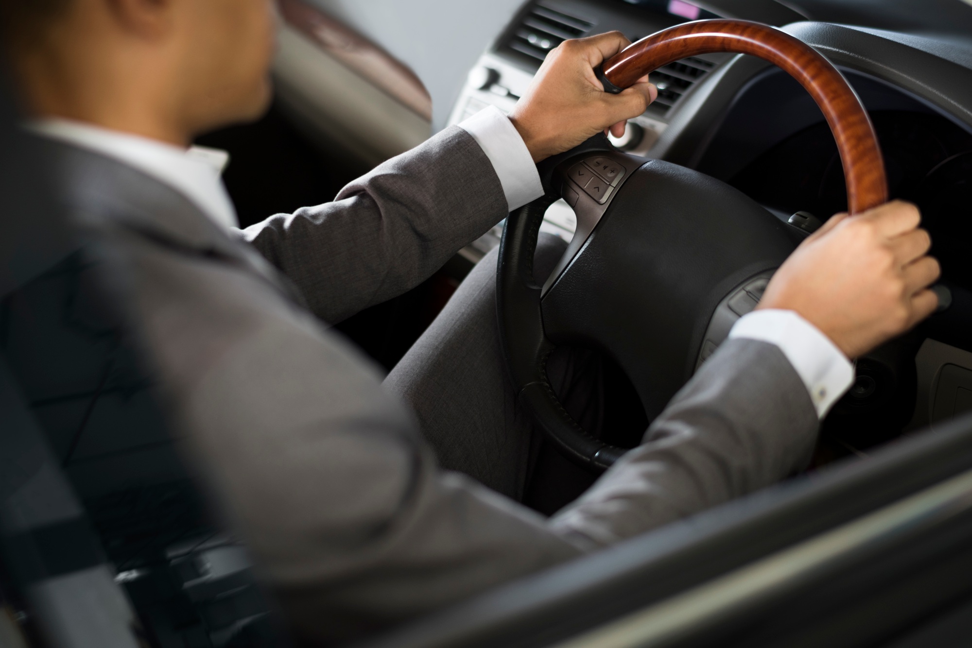 limo service dubai