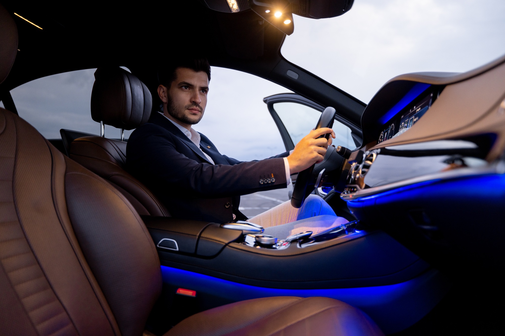 limousine services in dubai