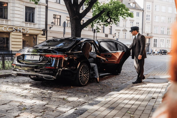 Luxury Car Rental Dubai, rent luxury car, exotic car rental, sports car rental, Dubai car rental, Lamborghini rental Dubai, Ferrari rental Dubai, Wasalni Limousine