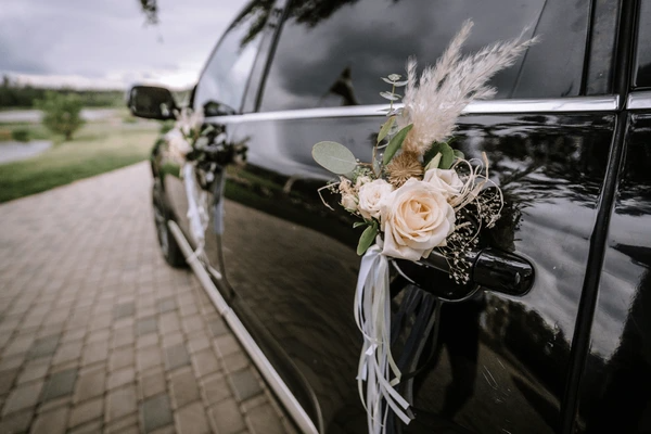 Limousine Service Abu Dhabi, Limousine Service in Abu Dhabi wedding transport, luxury car rental Abu Dhabi, special event limo, grand entrance, chauffeur wedding etiquette