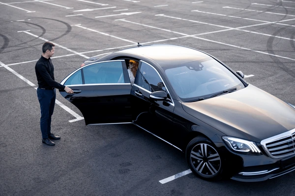 Corporate Chauffeur Service Dubai, business travel, executive transport, corporate roadshow, VIP transport, professional chauffeur, Dubai business